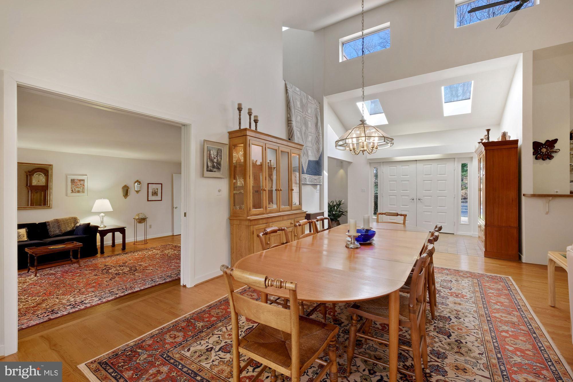 23212 Peach Tree Road Clarksburg, MD 20871 - Photo 14 of 52 Dining area