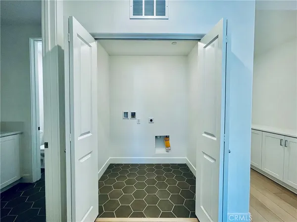 $4,600 | 245 Proctor, Irvine, CA 92618