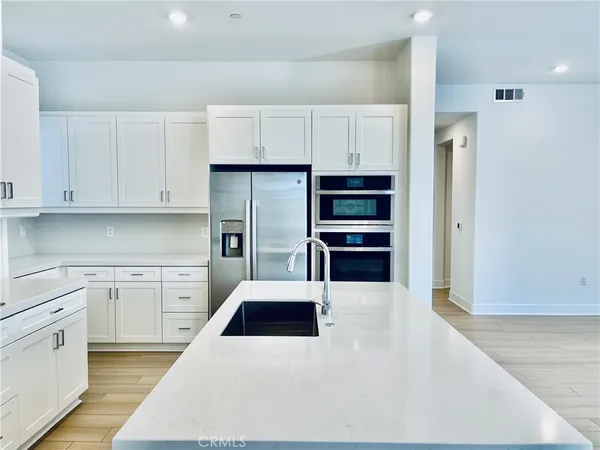 $4,600 | 245 Proctor, Irvine, CA 92618