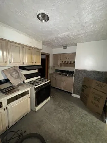 $130,000 | 26735 Annapolis Street, Dearborn Heights, MI 48125