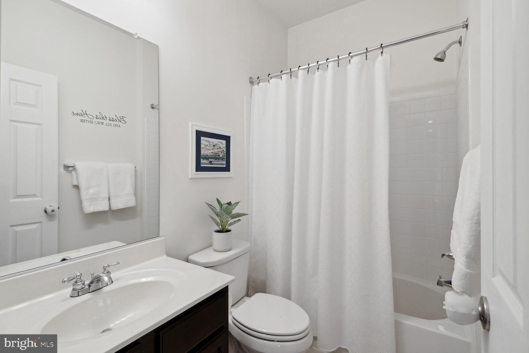 6316 Old Washington Road Elkridge, MD 21075 - Photo 18 of 47 Main level full bath