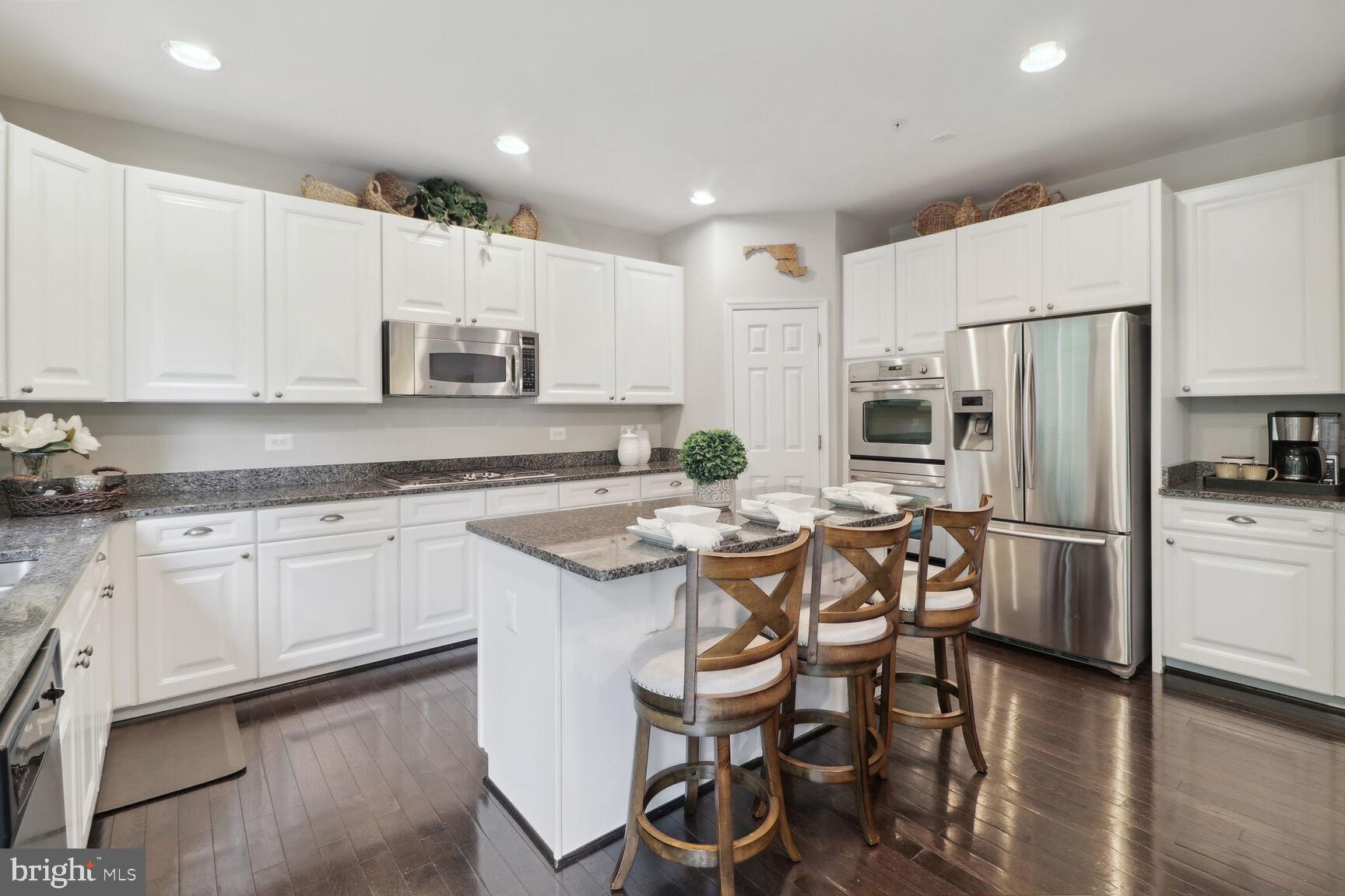6316 Old Washington Road Elkridge, MD 21075 - Photo 10 of 47 Kitchen w/island and eat in area