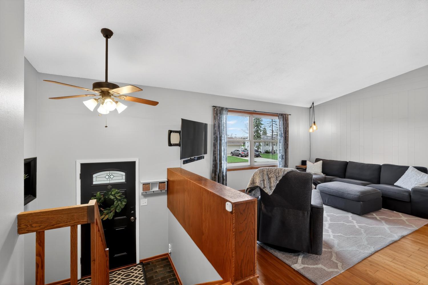 1922 38th Street Northwest Rochester, MN 55901 - Photo 3 of 30