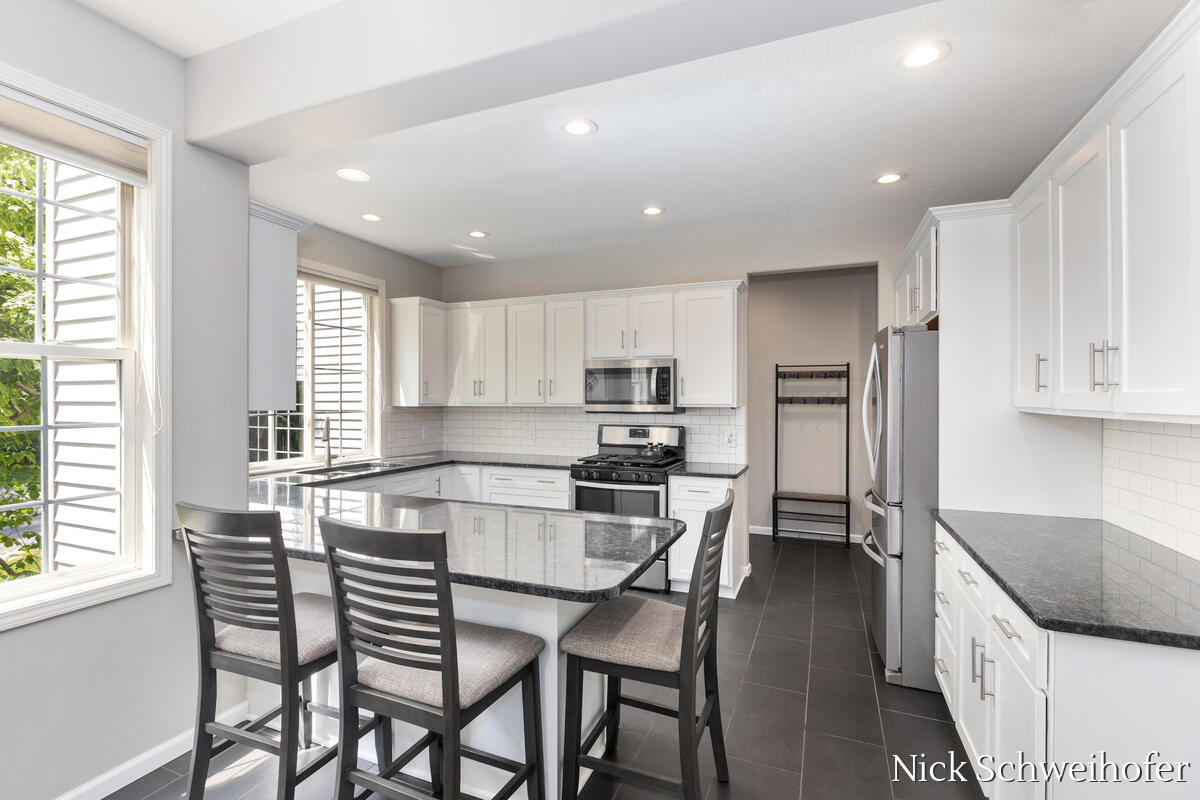 11220 Oakgrove Road Grand Haven, MI 49417 - Photo 12 of 58 11220-Oak-Grove_012