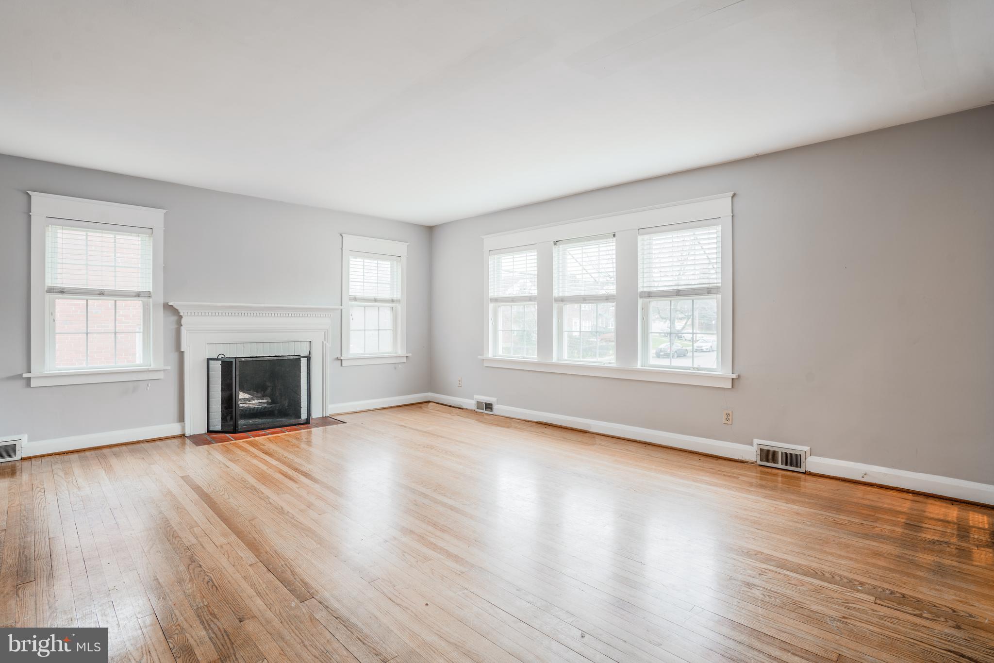 1942 Edgewood Road Baltimore, MD 21286 - Photo 5 of 26
