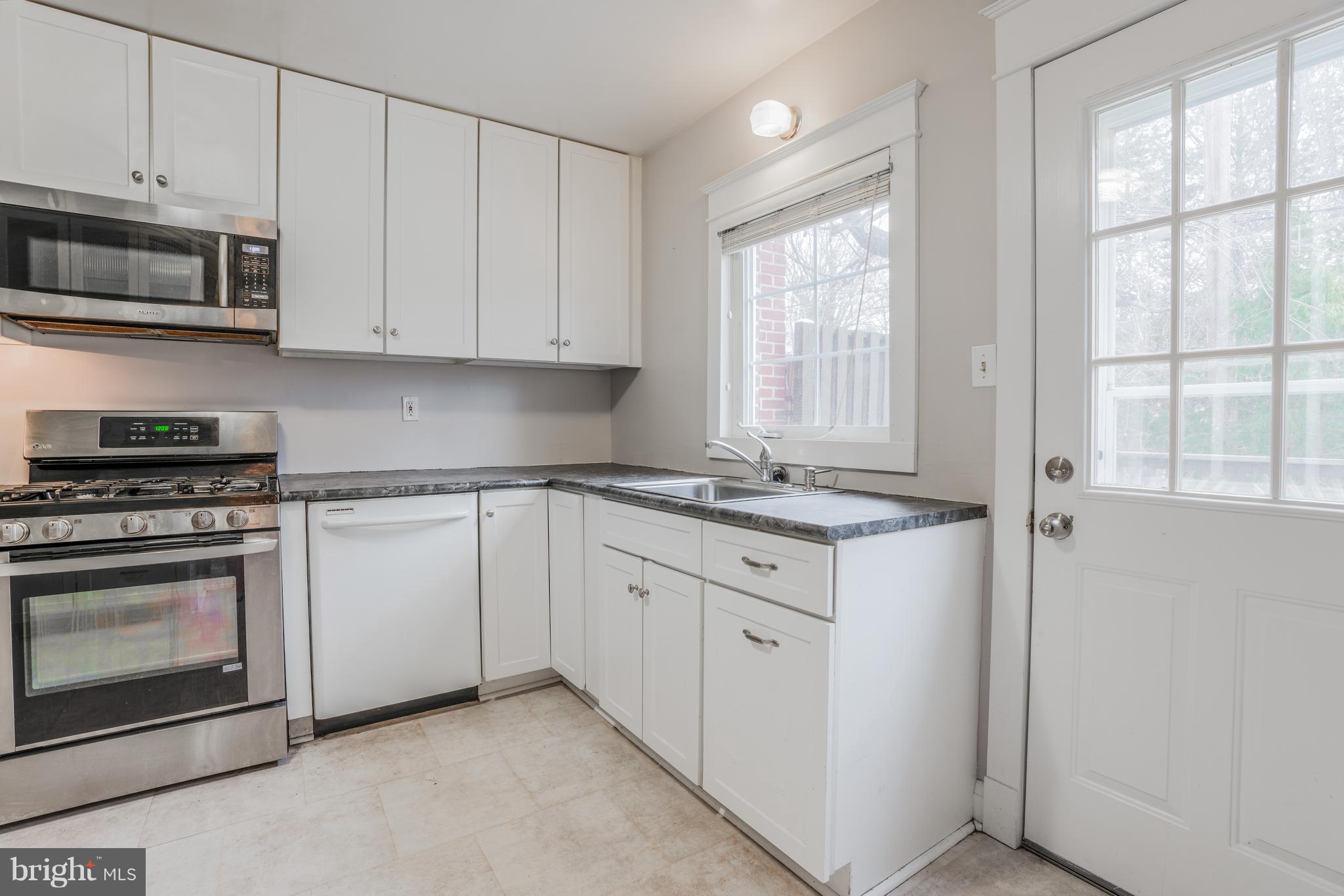 1942 Edgewood Road Baltimore, MD 21286 - Photo 9 of 26