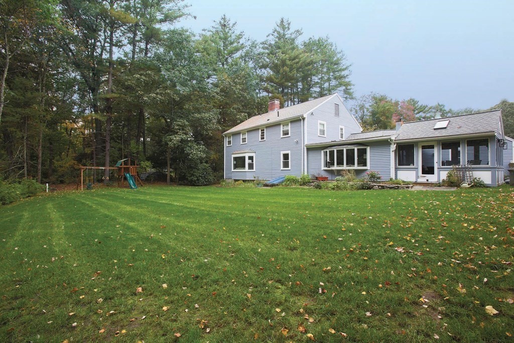 14 Colchester Road Weston, MA 02493 - Photo 2 of 14