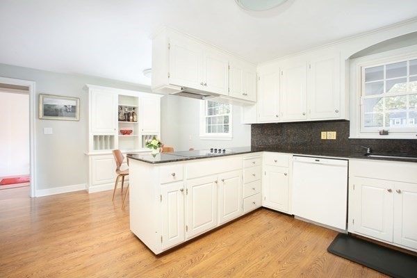 14 Colchester Road Weston, MA 02493 - Photo 6 of 14