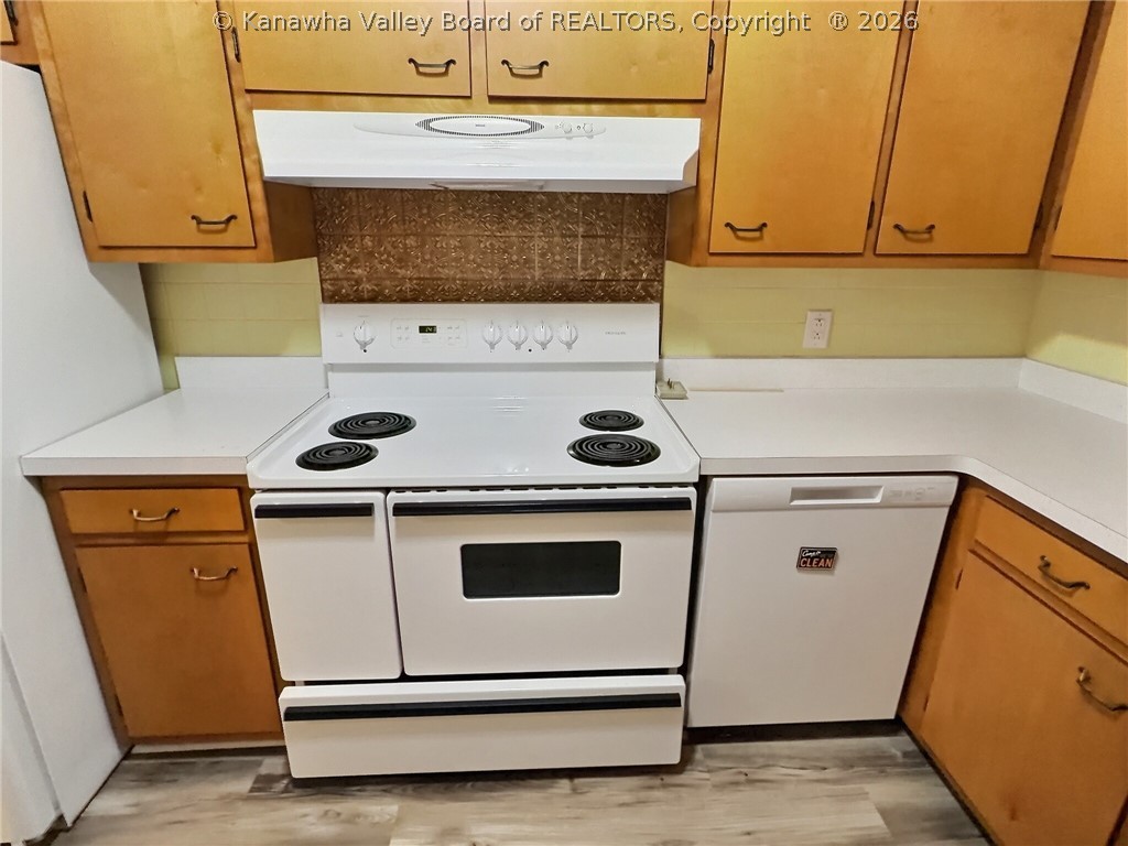 729 Chappell Road Charleston, WV 25304 - Photo 12 of 23 Kitchen stove electric all wood cabinets
