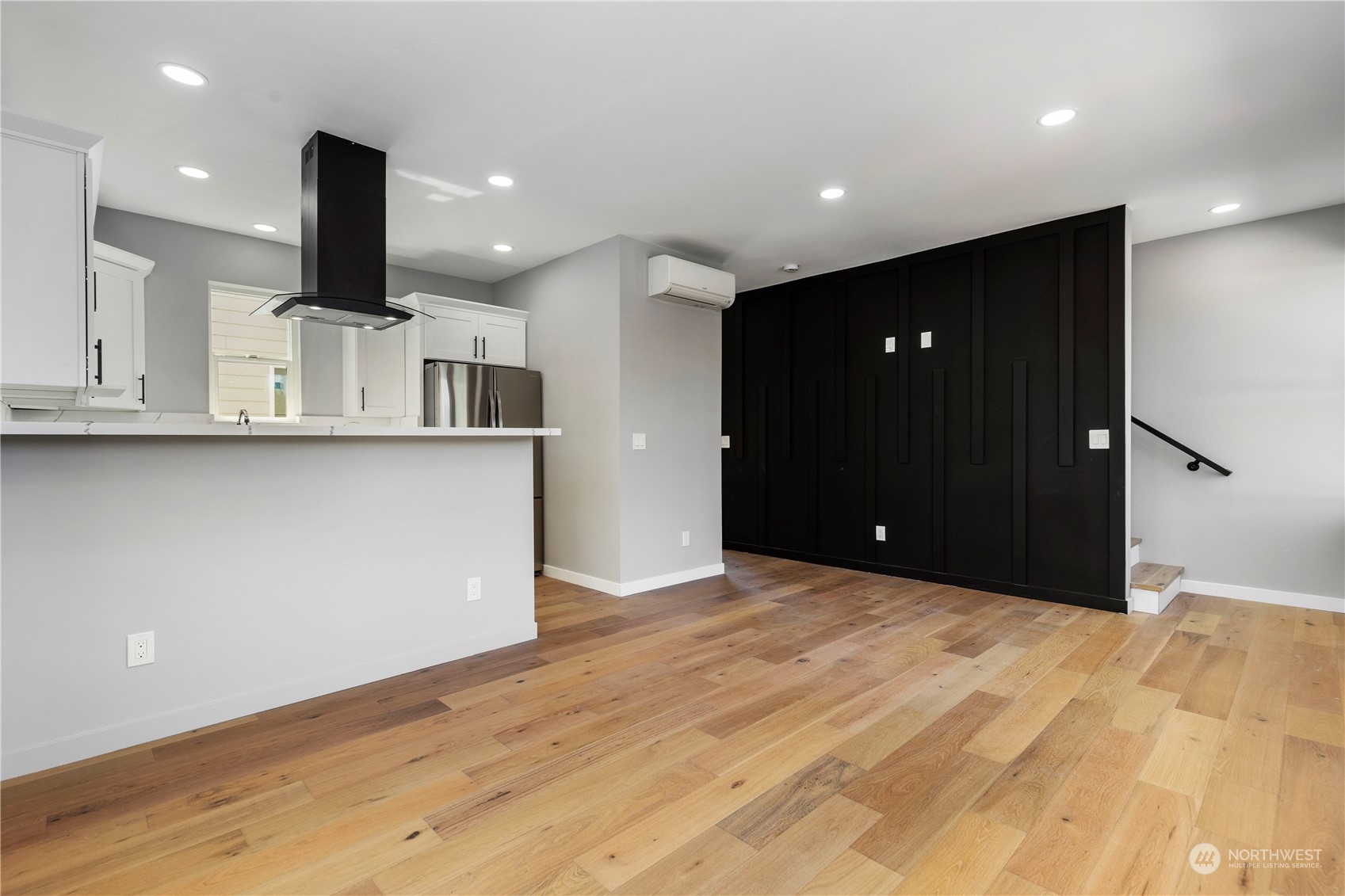 2415 Southwest Findlay Street Seattle, WA 98106 - Photo 6 of 13 Gallery Image 6