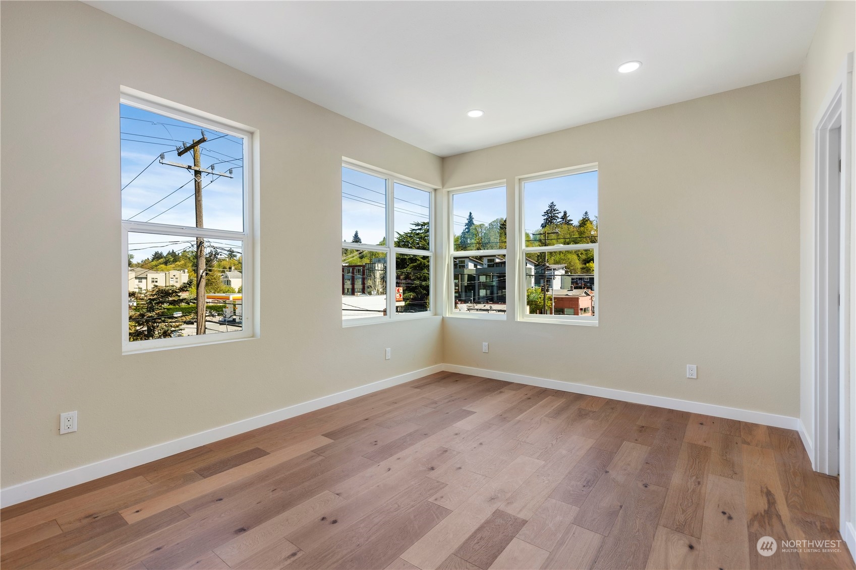 2415 Southwest Findlay Street Seattle, WA 98106 - Photo 9 of 13 Gallery Image 9