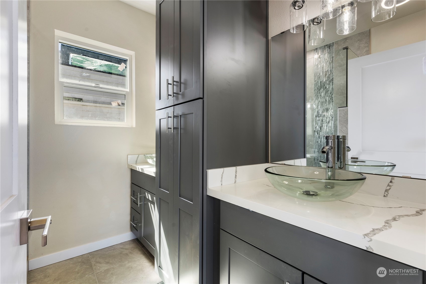 2415 Southwest Findlay Street Seattle, WA 98106 - Photo 10 of 13 Gallery Image 10