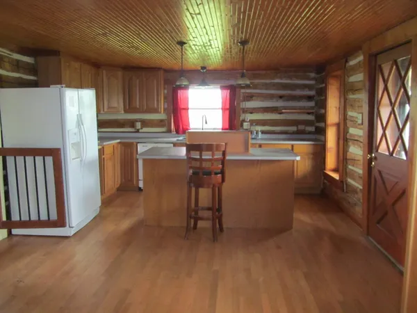 $375,000 | 1714 County Road East, Mineral Point, WI 53565