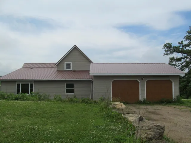 $375,000 | 1714 County Road East, Mineral Point, WI 53565