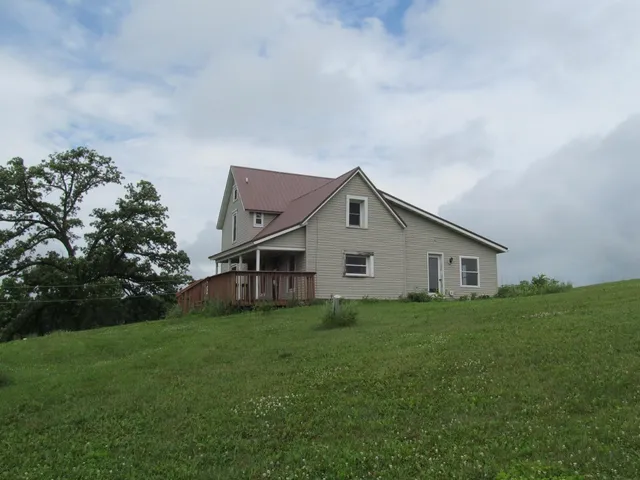 $375,000 | 1714 County Road East, Mineral Point, WI 53565