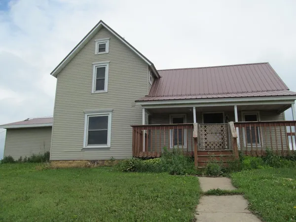 $375,000 | 1714 County Road East, Mineral Point, WI 53565