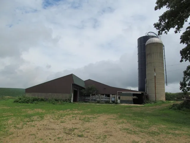 $375,000 | 1714 County Road East, Mineral Point, WI 53565