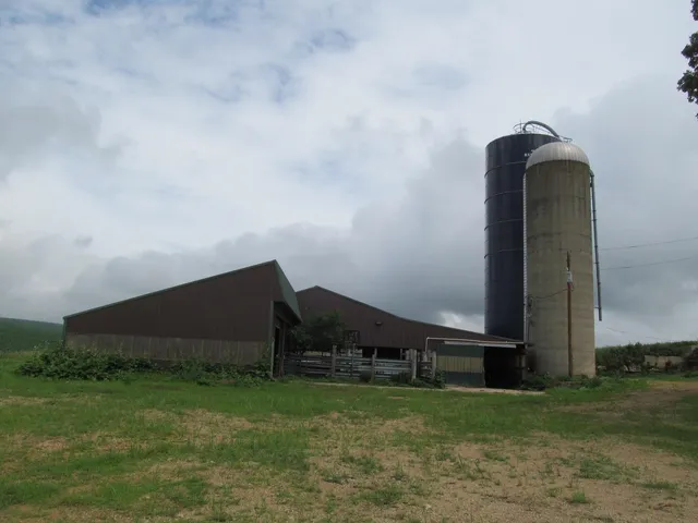 $375,000 | 1714 County Road East, Mineral Point, WI 53565