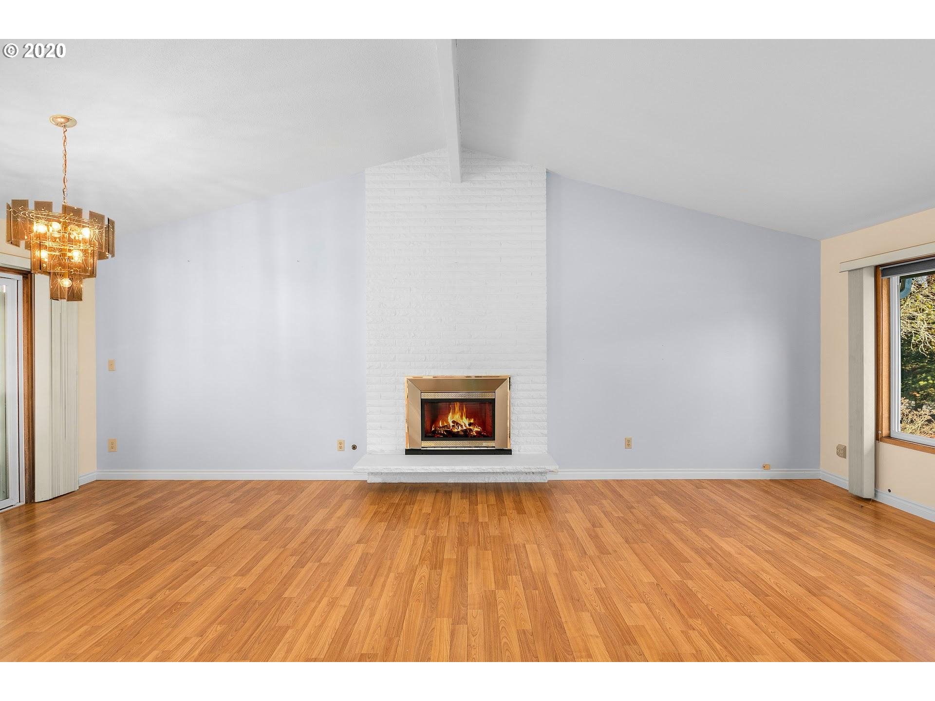 17073 Webster Road Gladstone, OR 97267 - Photo 2 of 30 Gallery Image 2