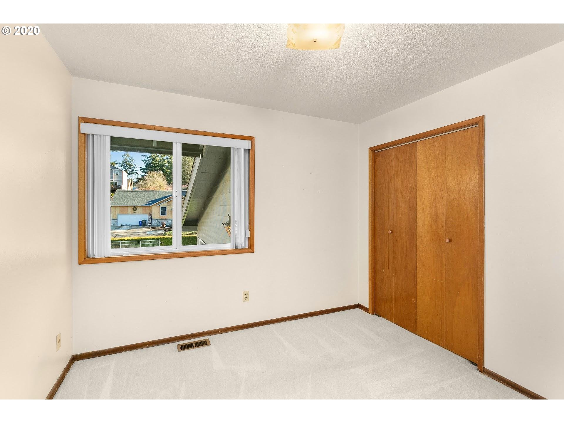 17073 Webster Road Gladstone, OR 97267 - Photo 13 of 30 Gallery Image 13