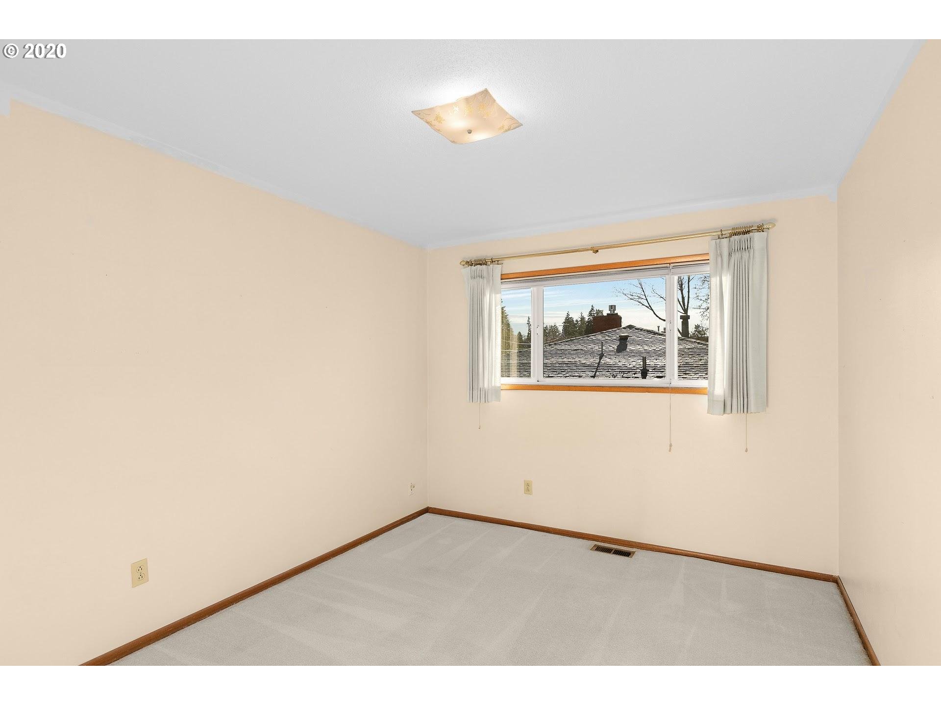 17073 Webster Road Gladstone, OR 97267 - Photo 14 of 30 Gallery Image 14