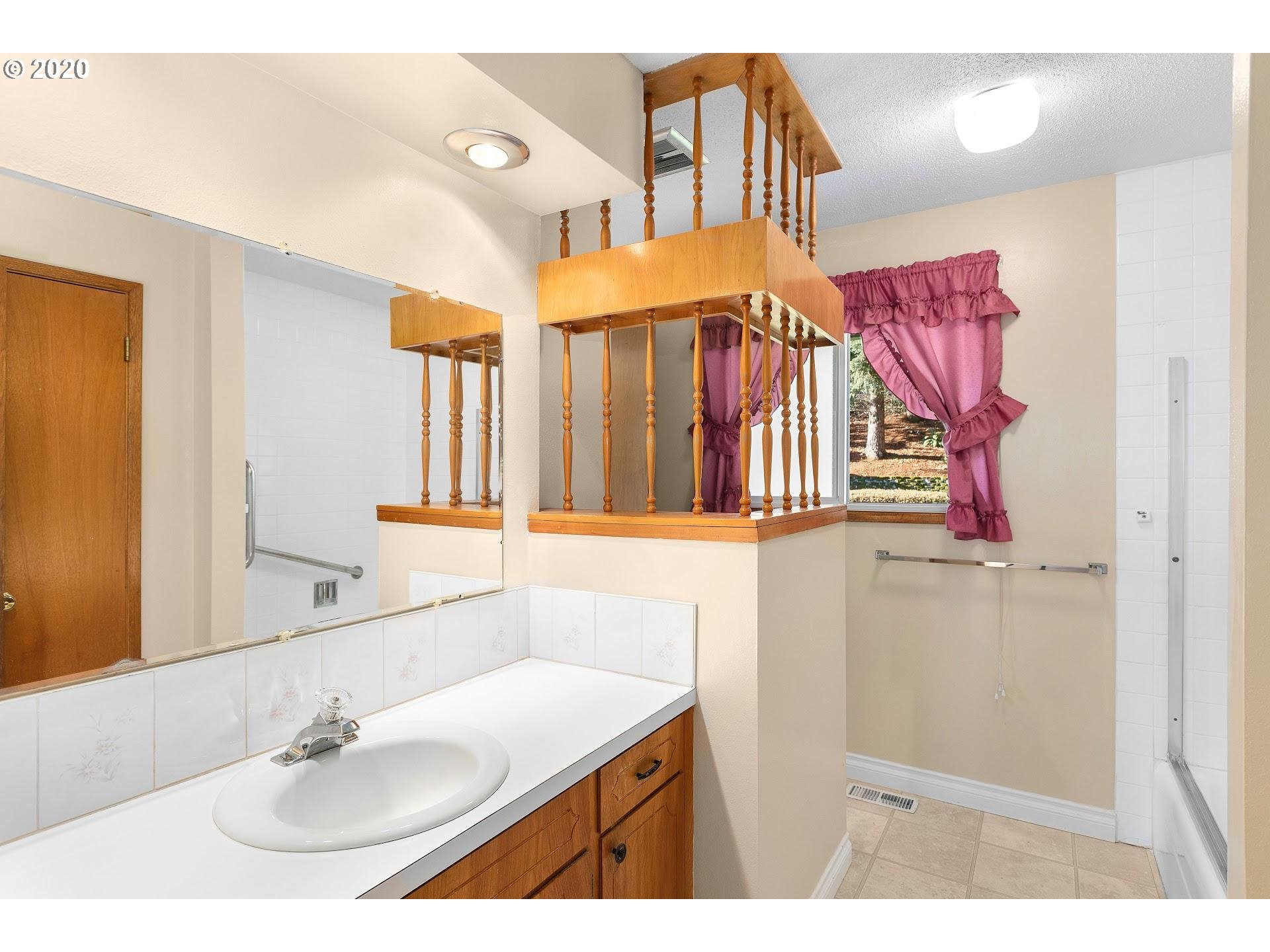 17073 Webster Road Gladstone, OR 97267 - Photo 15 of 30 Gallery Image 15