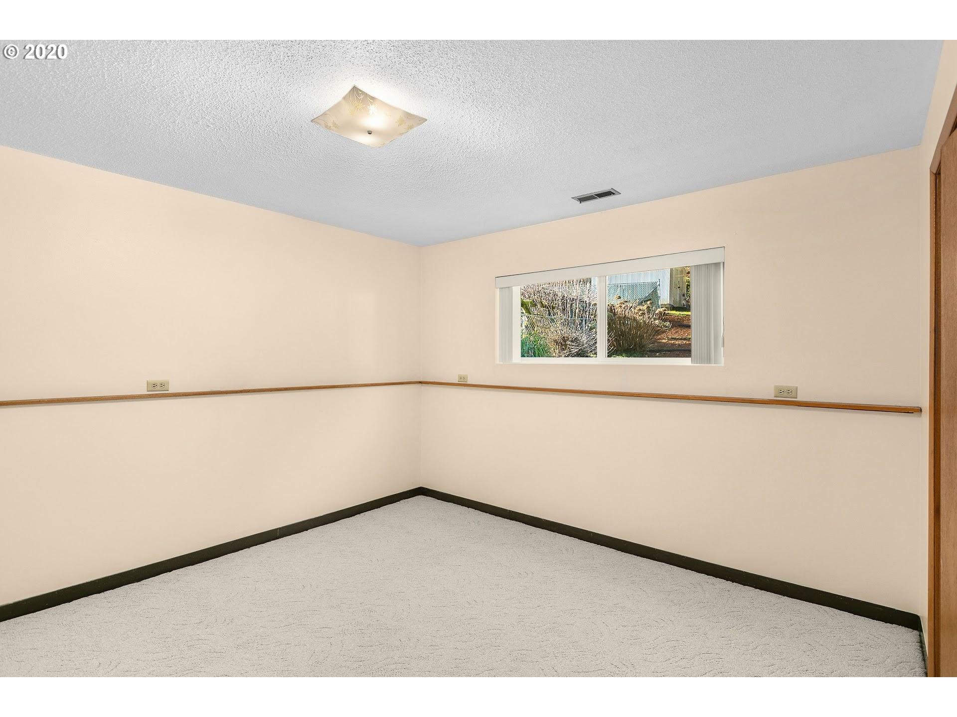17073 Webster Road Gladstone, OR 97267 - Photo 21 of 30 Gallery Image 21