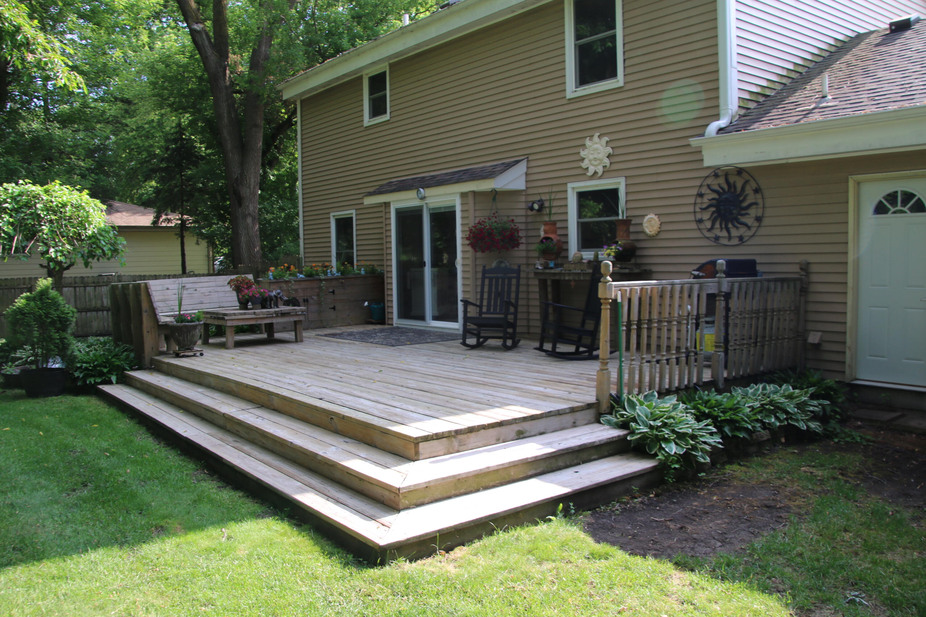 1400 South Ridgeway Road New Berlin, WI 53146 - Photo 27 of 31 Deck