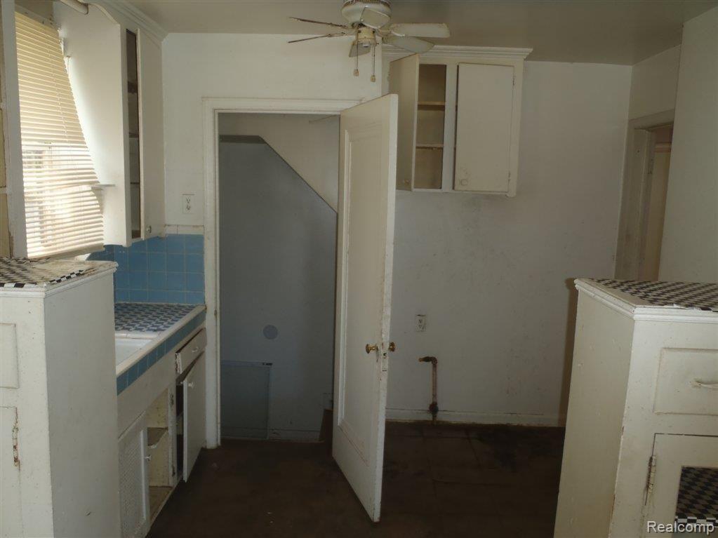 11413 Evergreen Road Detroit, MI 48228 - Photo 11 of 18 04-27-2012_HAM 475.JPG