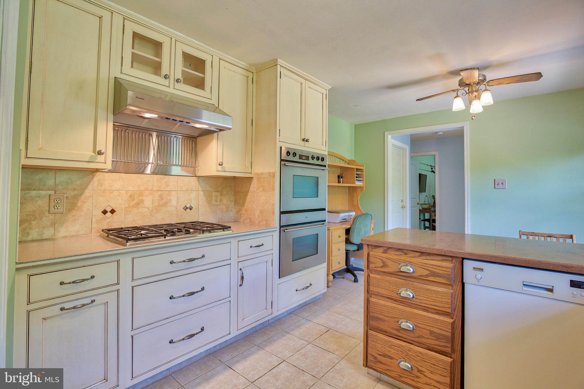 376 Devils Backbone Stephenson, VA 22656 - Photo 11 of 42 KITCHEN