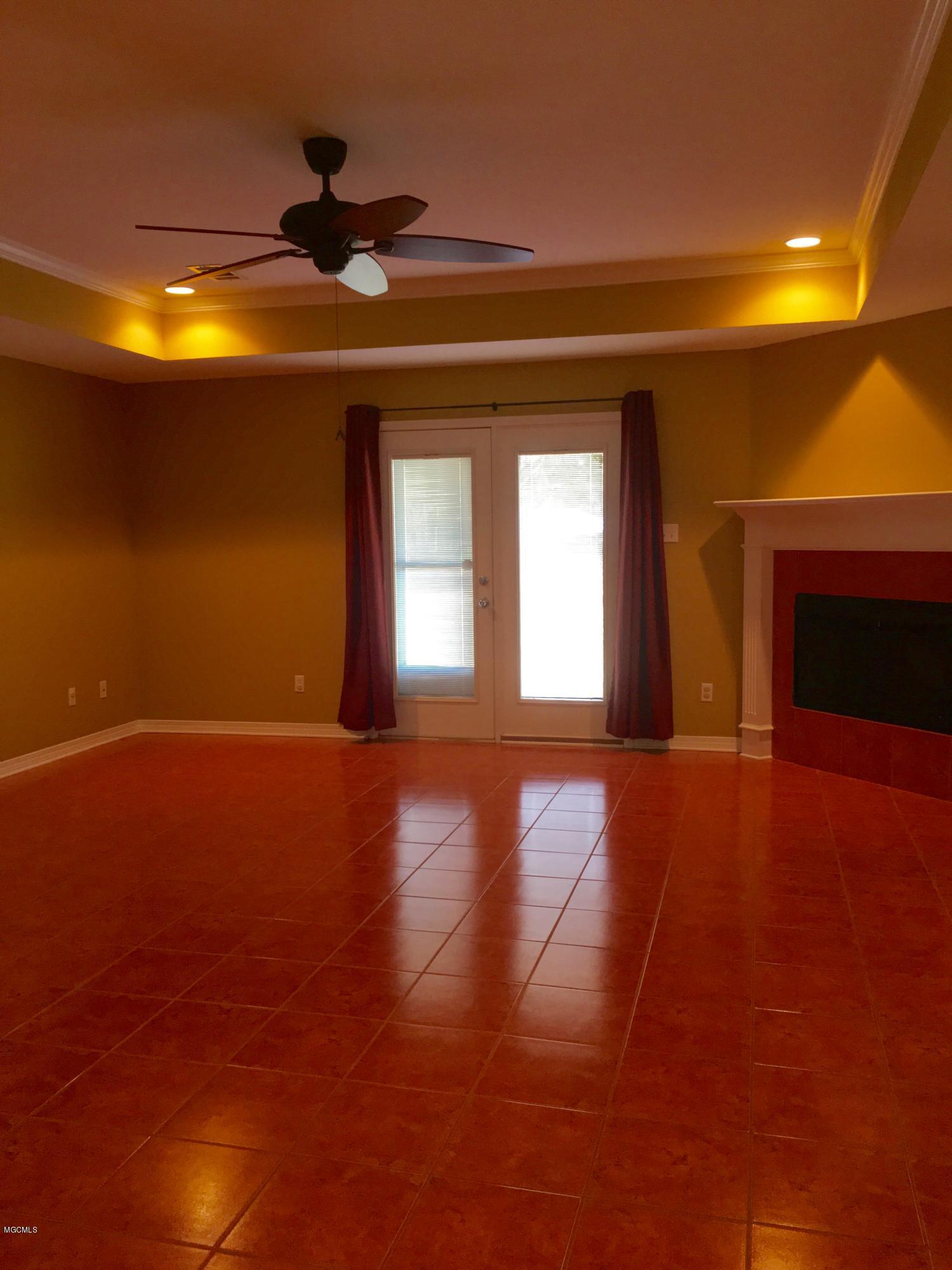 7028 Woolmarket Road Biloxi, MS 39532 - Photo 3 of 16 Living Room 2