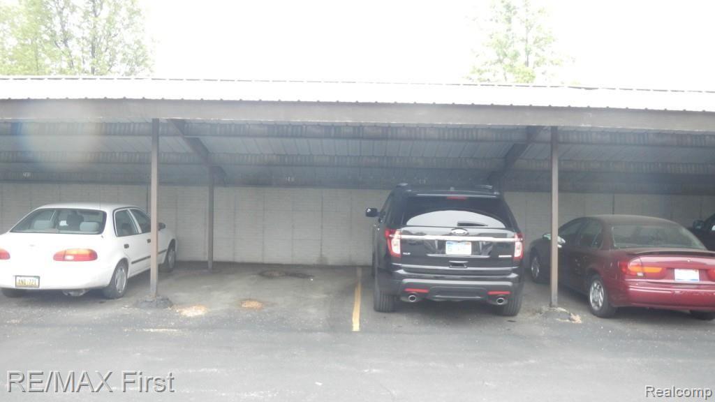 2419 Samoset Road Royal Oak, MI 48073 - Photo 2 of 17 DSCN3324.jpg