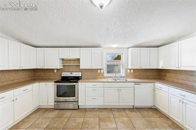 $275,000 | 1621 Carltonia Street, Pueblo, CO 81006