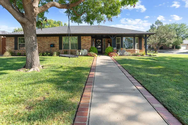 $350,000 | 52 Hunsley Hills Boulevard, Canyon, TX 79015