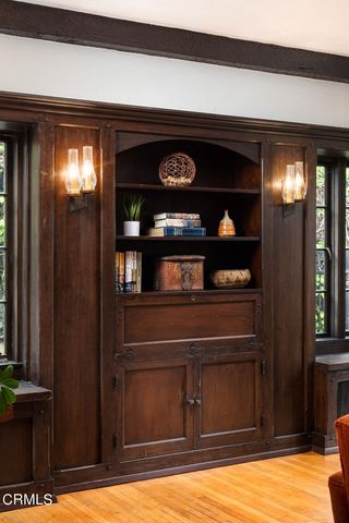 a view of fireplace in a room