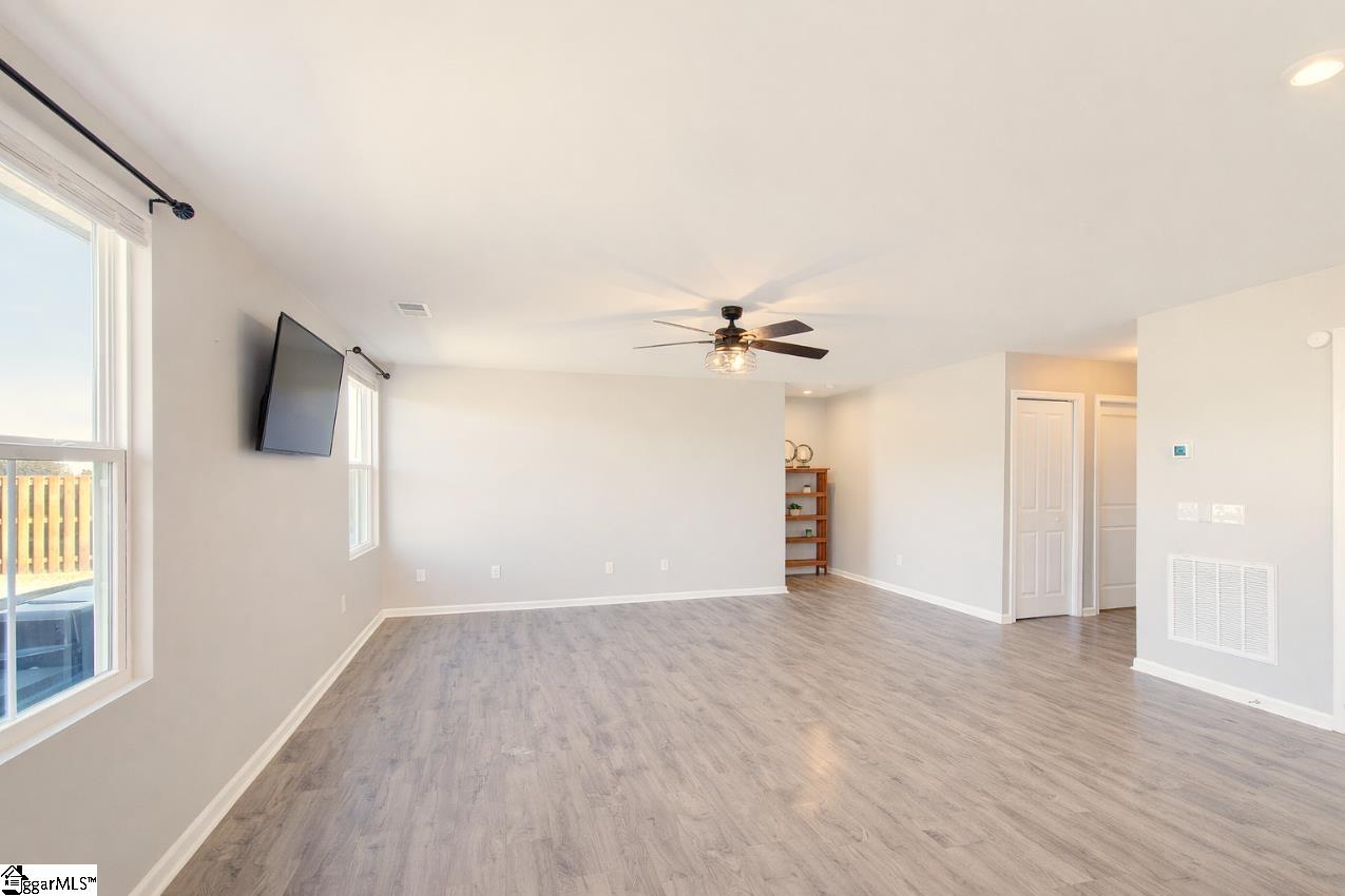 618 Maplestead Farms Court Greenville, SC 29617 - Photo 6 of 42 Gallery Image 6