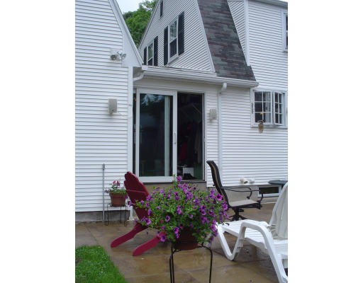 81 Albemarle Road Longmeadow, MA 01106 - Photo 15 of 16 a view of a house with sitting area