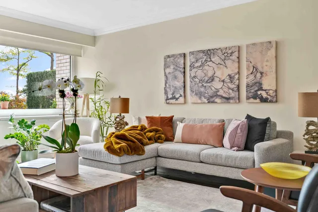 $855,000 | 45 Sutton Place South, Unit 2G | Sutton Place