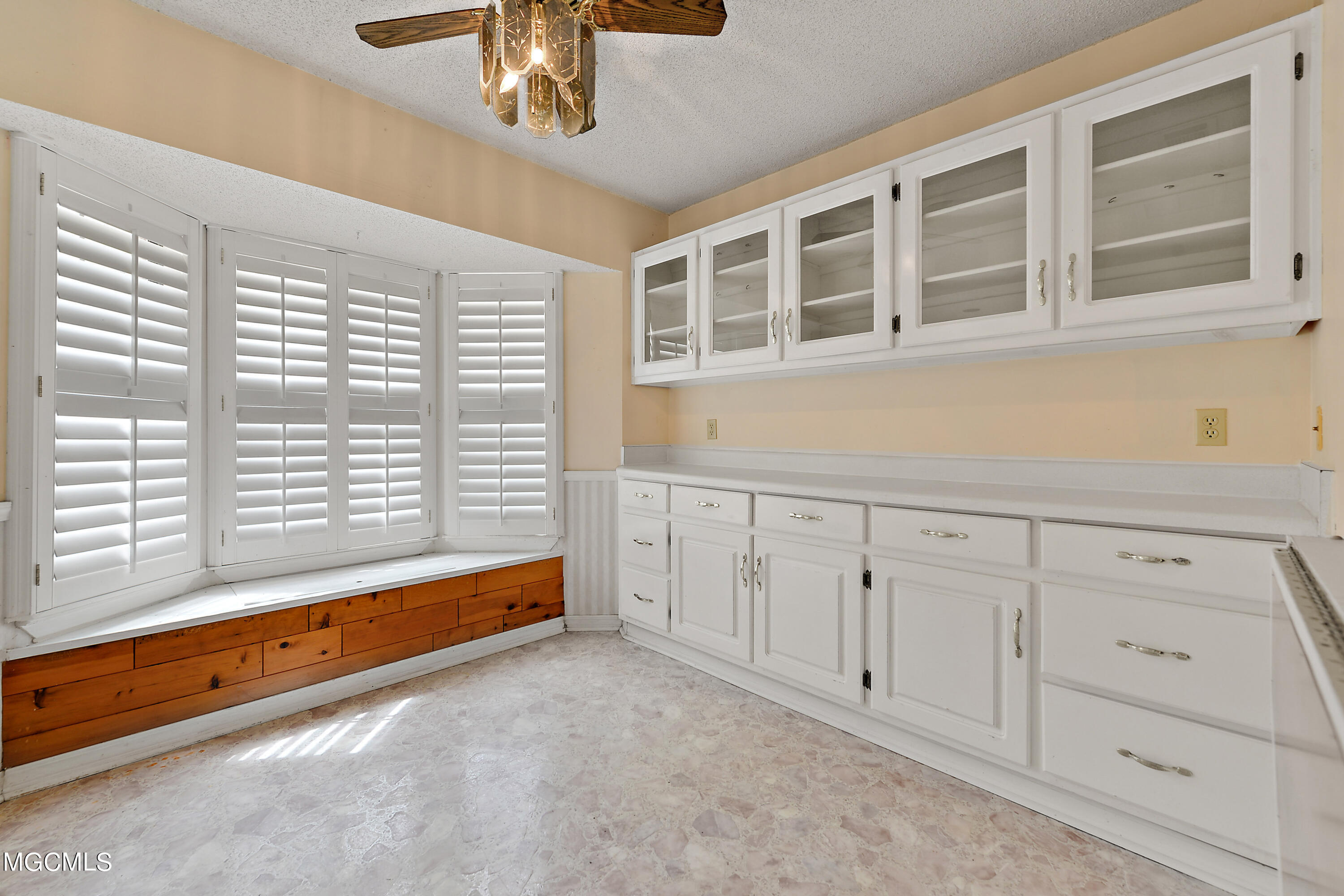 9224 Pointe Aux Chenes Road Ocean Springs, MS 39564 - Photo 17 of 28 017