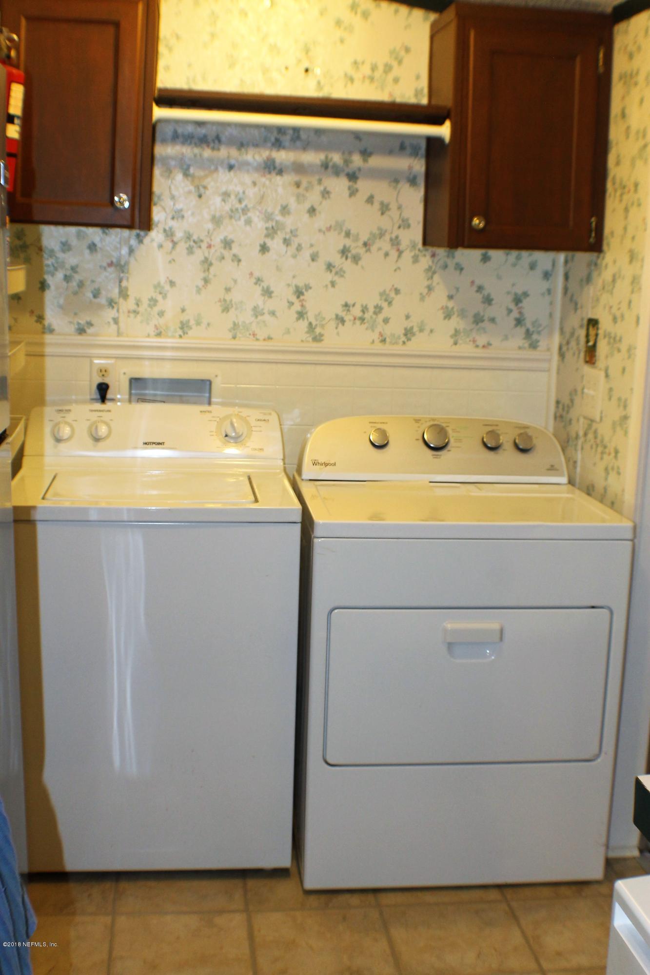 2207 Mallard Road Middleburg, FL 32068 - Photo 27 of 33 inside laundry