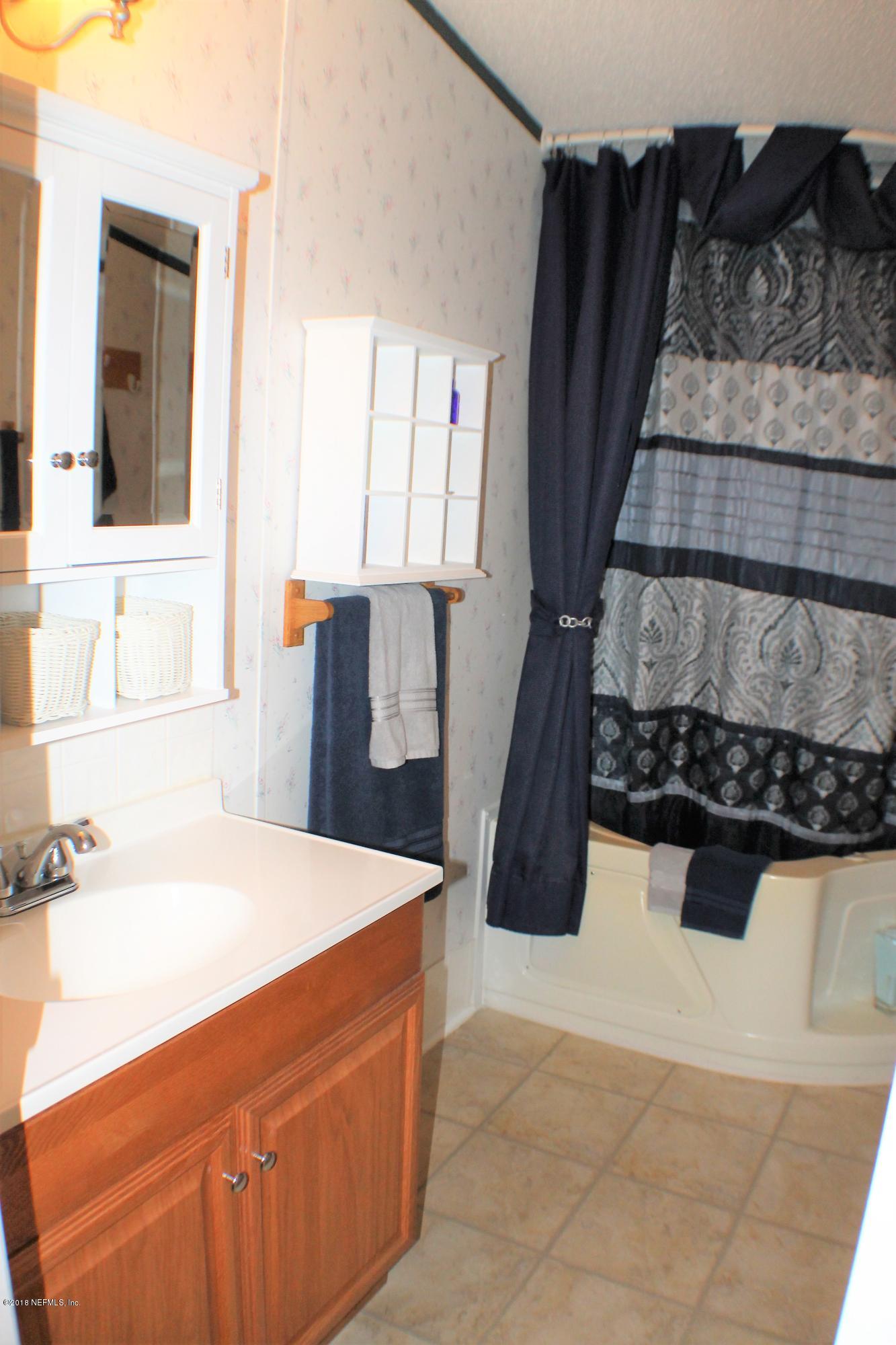 2207 Mallard Road Middleburg, FL 32068 - Photo 10 of 33 Masterbath Left
