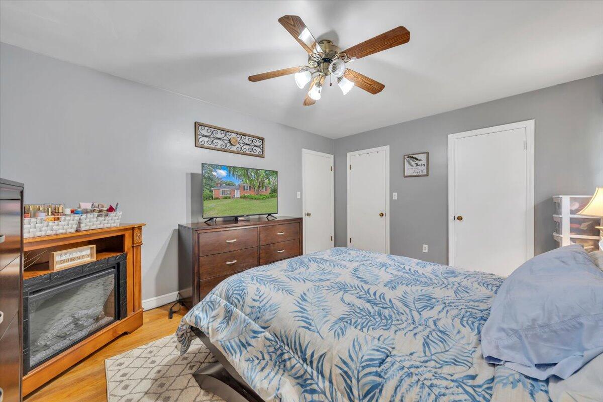 4508 Rosecrest Road Roanoke, VA 24018 - Photo 14 of 39 Primary Bedroom