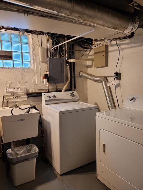 1718 Roosevelt Place Gary, IN 46404 - Photo 13 of 18 a utility room with dryer and washer