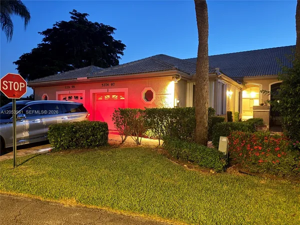 $339,900 | 5374 Monterey Circle, Unit A, Delray Beach, FL 33484