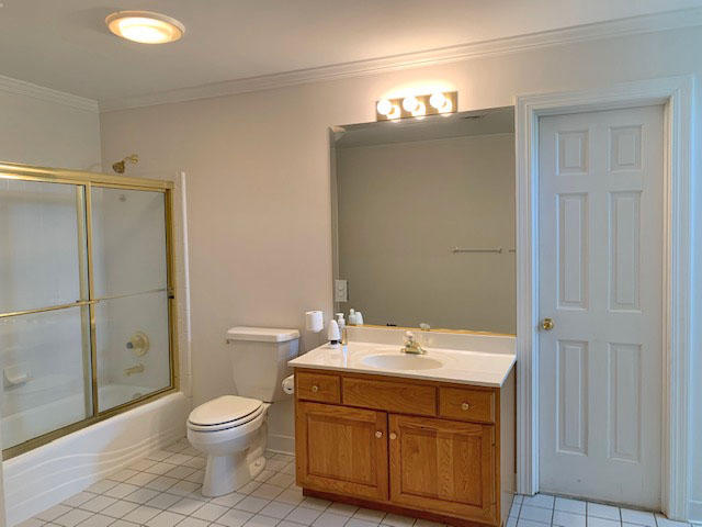 1419 Lee Ford Camp Road Ridgeway, VA 24148 - Photo 23 of 43 2nd floor full bath, betweem BR 2 & BR 3