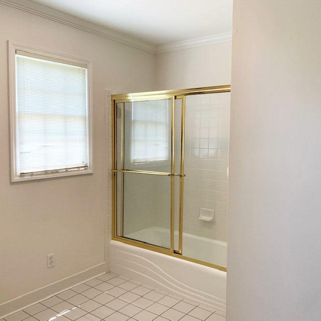 1419 Lee Ford Camp Road Ridgeway, VA 24148 - Photo 25 of 43 full bath between Bedroom 4 & 5