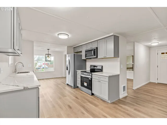 $225,000 | 34173 El Roble Avenue, Eugene, OR 97405