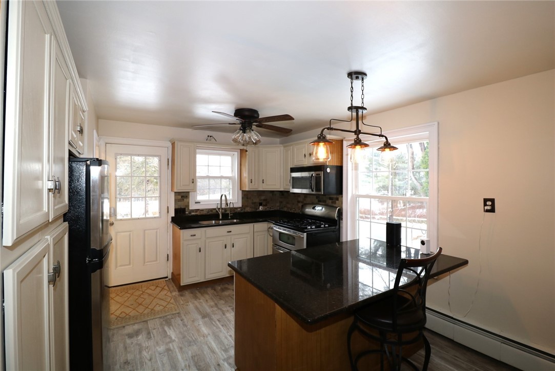125 Inman Road Burrillville, RI 02830 - Photo 11 of 50 15' 4" x 9' 8"