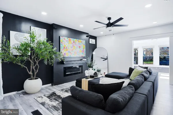 $300,000 | 403 West Broad Street, Paulsboro, NJ 08066