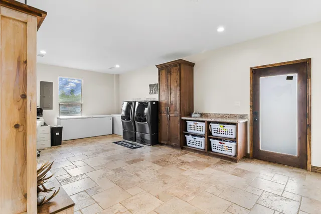 a view of a storage & utility room